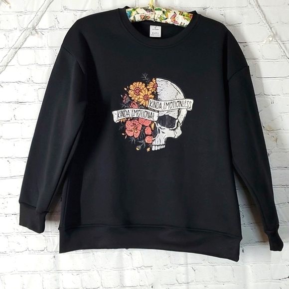 NWOT Skull & Flower Print Pullover Sweatshirt Casual Long Sleeve Crew Neck Sz M - Picture 3 of 12